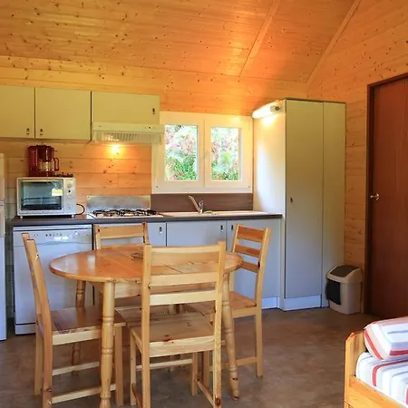Resort Chalets De L'Eau Verte 3*